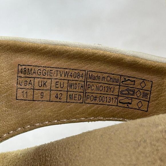 Vionic Women's Maggie Wedge Sandals US 11 White Studs T-strap Shoes - Picture 10 of 10